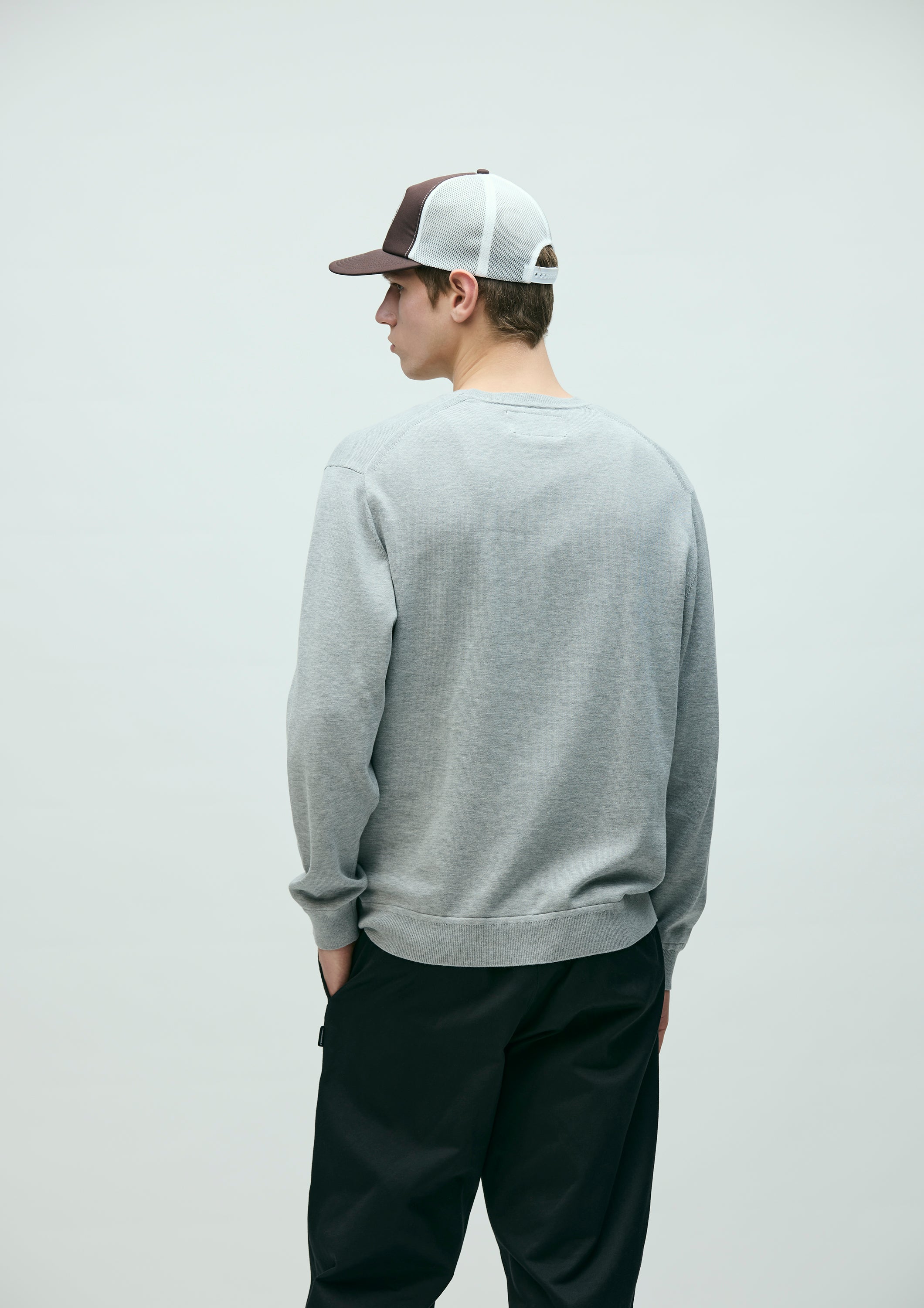 PLAIN CREWNECK SWEATER