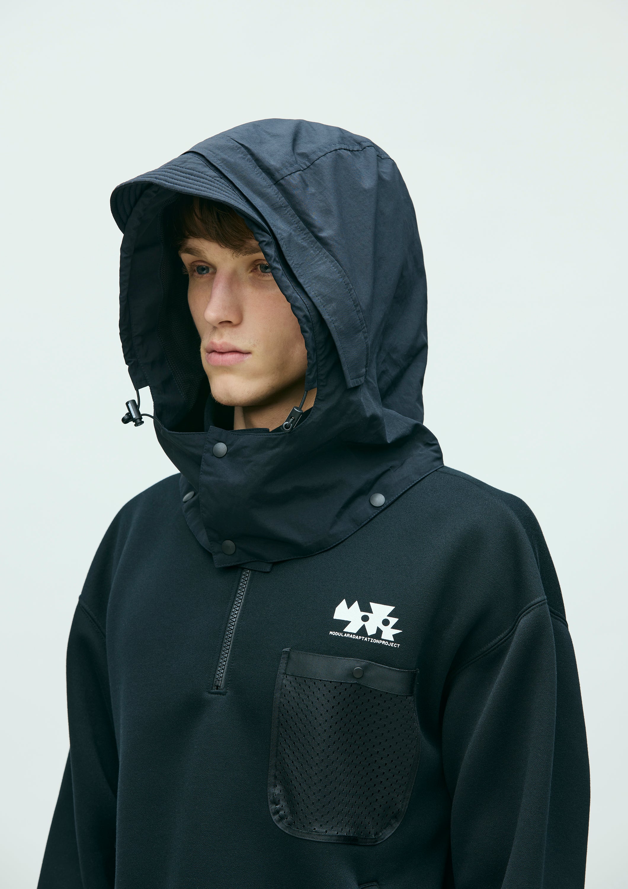 MAP . DETACHABLE HOODIE LS