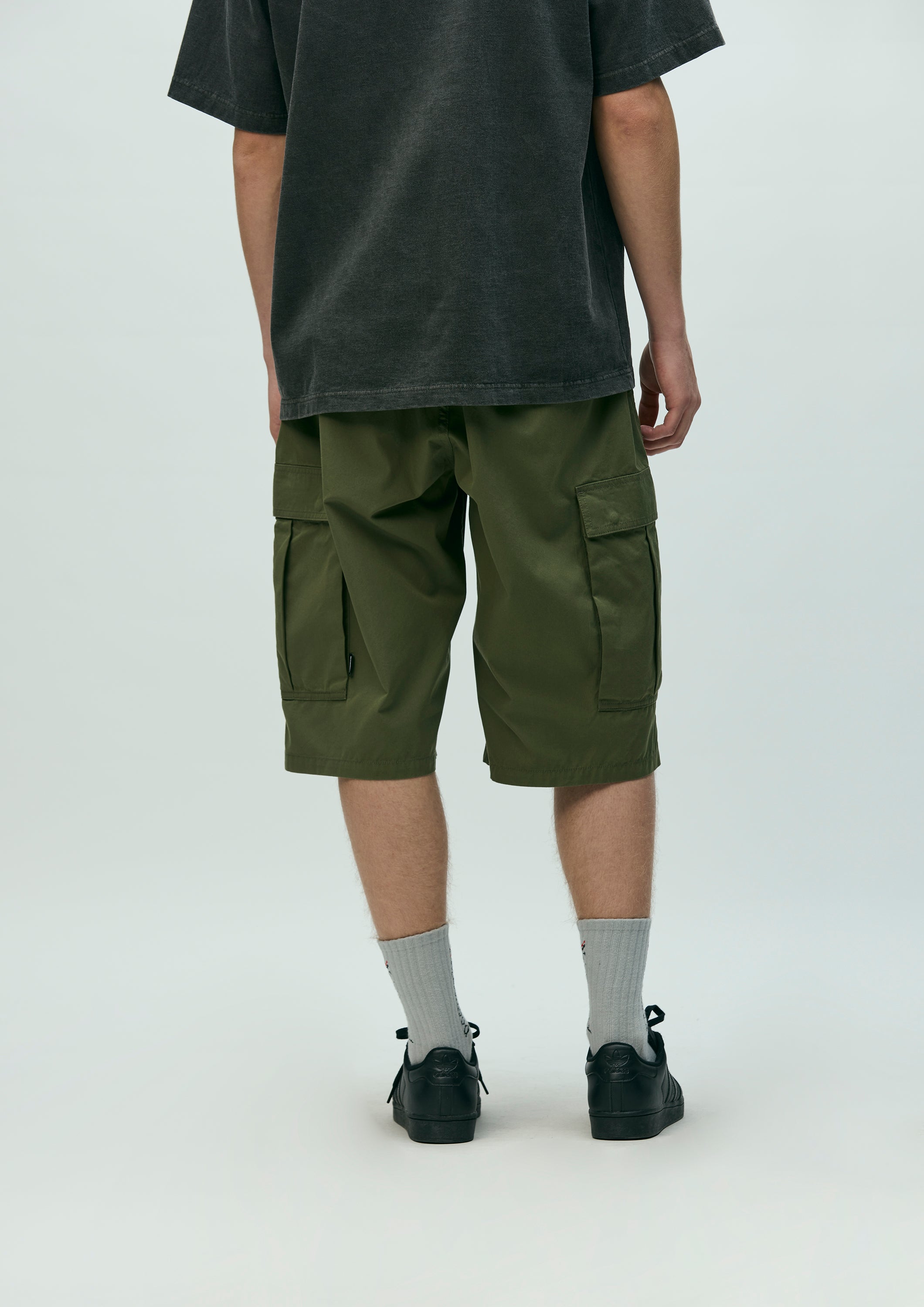 WIDE CARGO SHORT PANTS