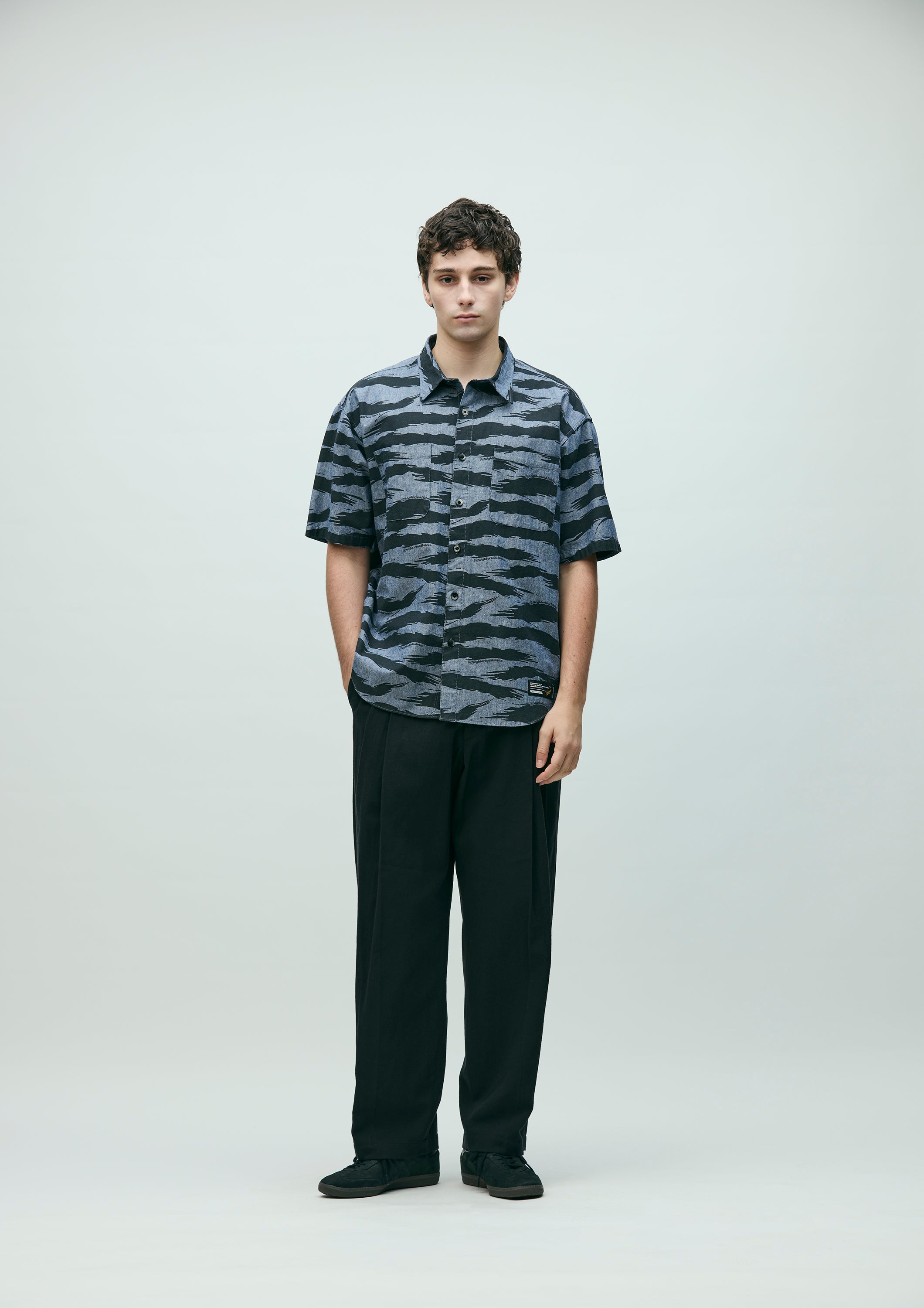 CAMO PATTERN CHAMBRAY SHIRT SS
