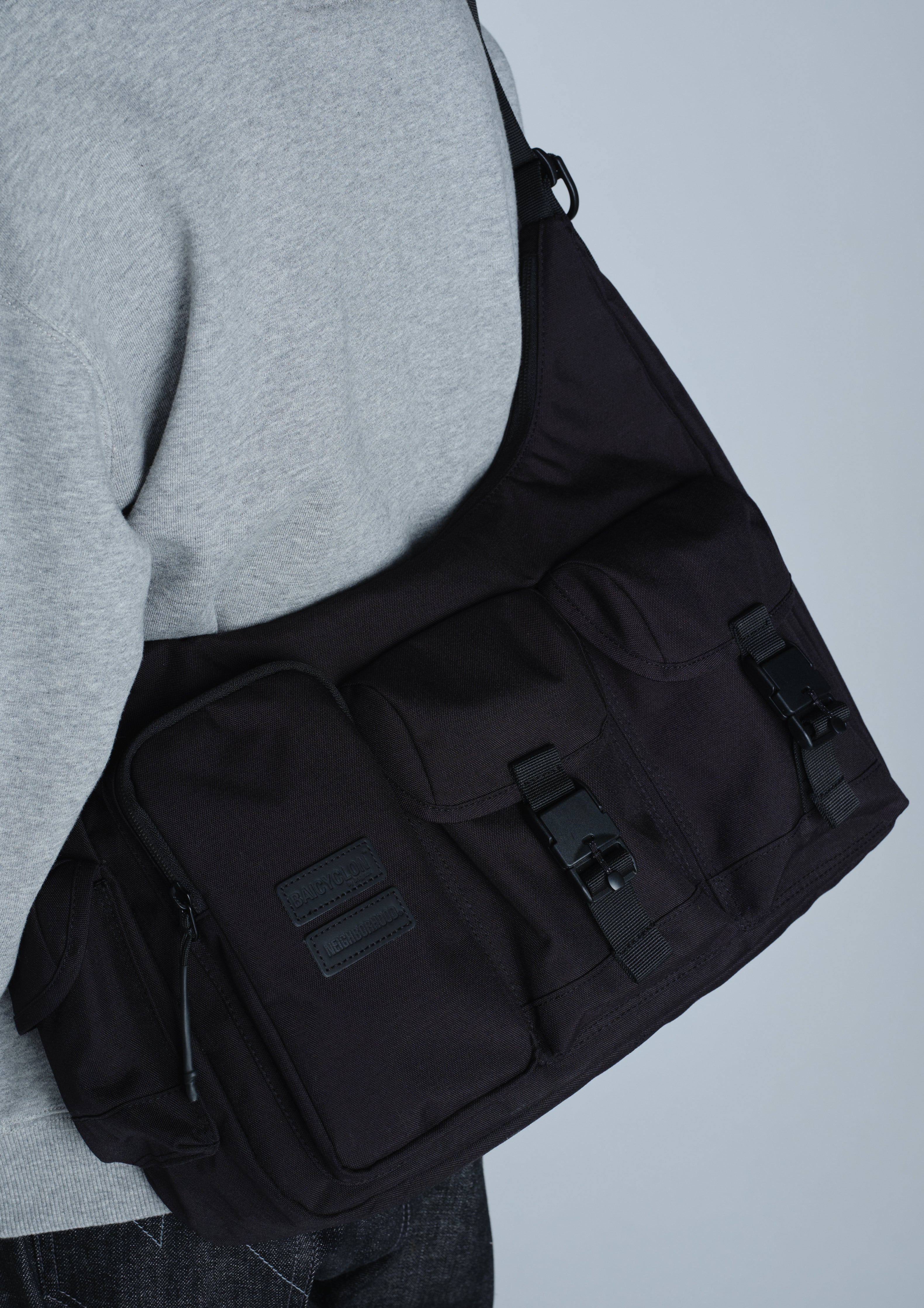 NH X BAICYCLON . MULTI POCKETS SHOULDER BAG