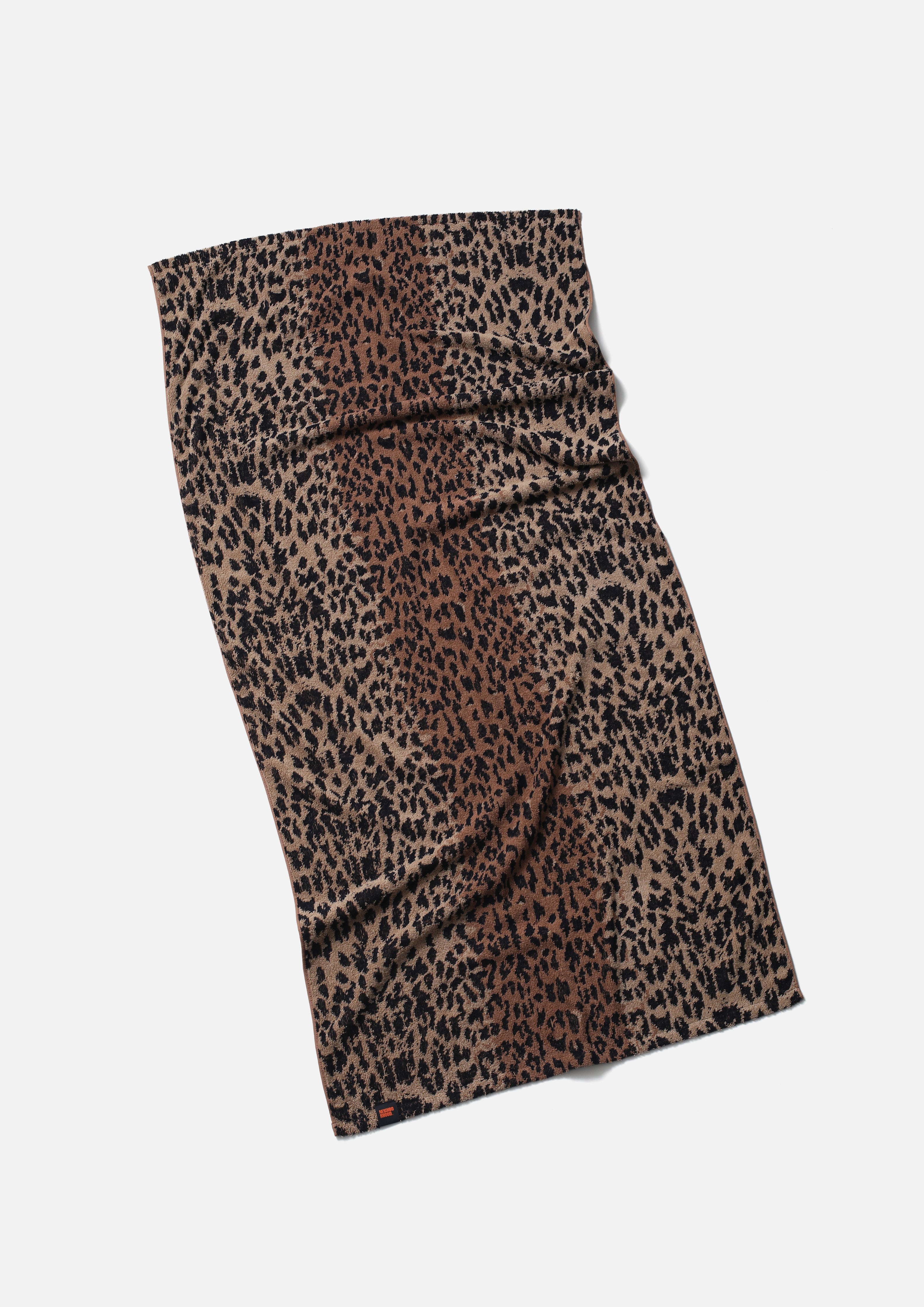 NH X HIPPOPOTAMUS . REGULAR BATH TOWEL