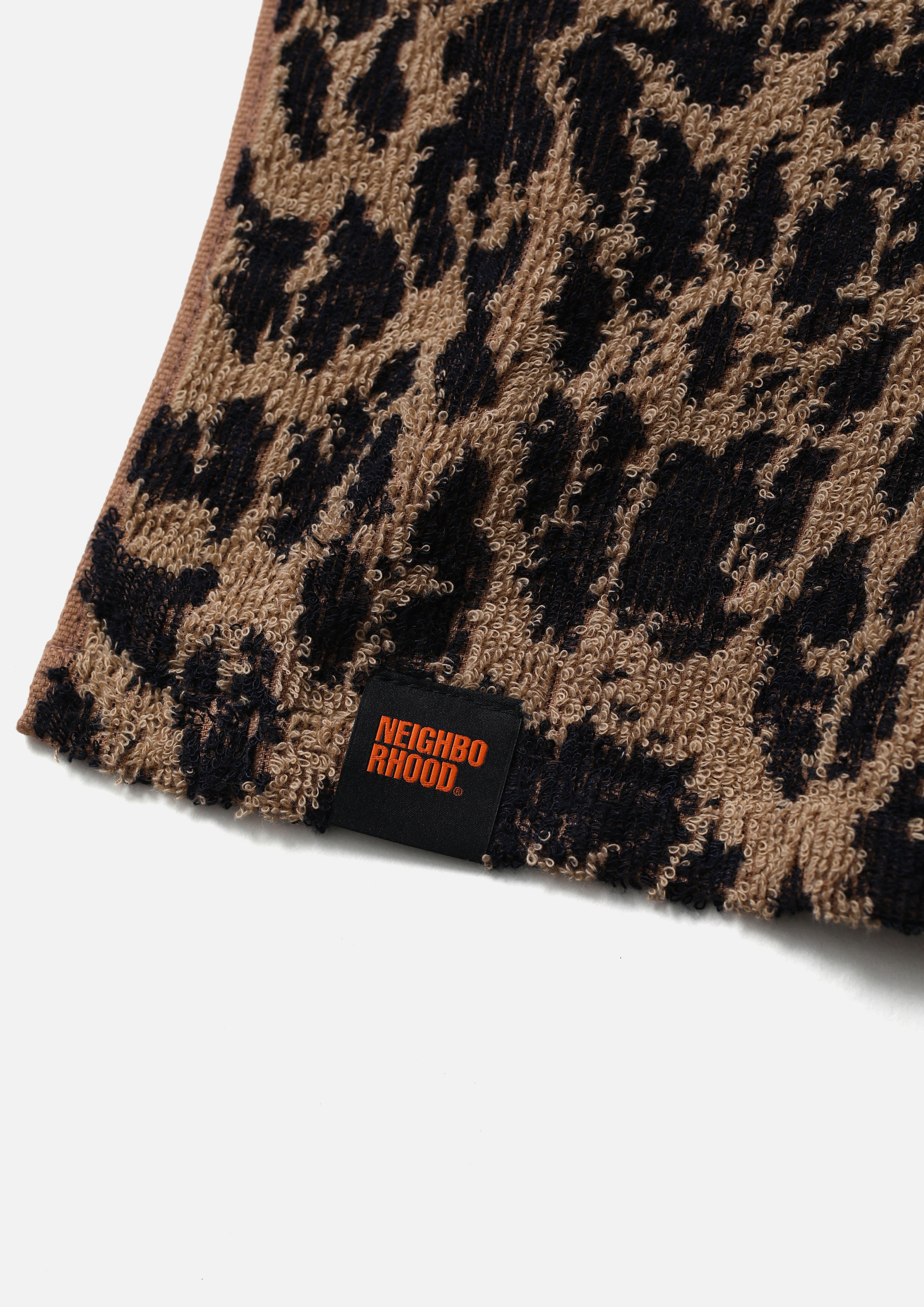 NH X HIPPOPOTAMUS . REGULAR BATH TOWEL